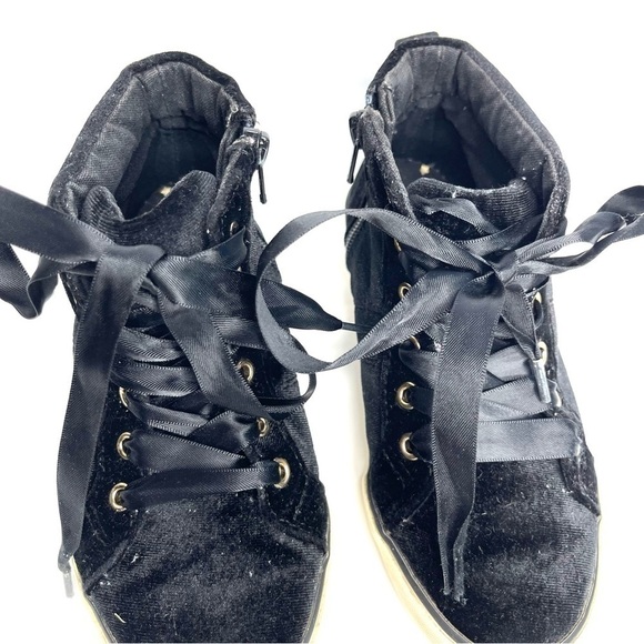 3/$20 ❤️ Gymboree Black Velvet High Top Sneakers US 12 Girls - Picture 3 of 9